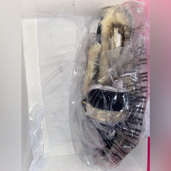 Size 10 ! Only tried on never worn ! - Picture 3 of 6